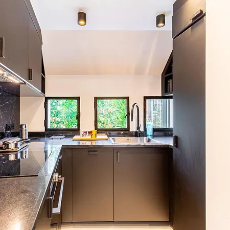 Appartement Guestready - Charm With Montmartre View Parijs